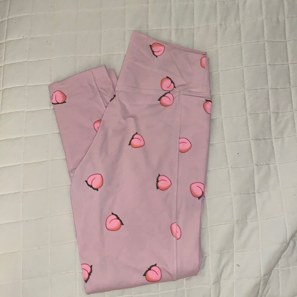 Full Length Peach Gym Leggings 🍑